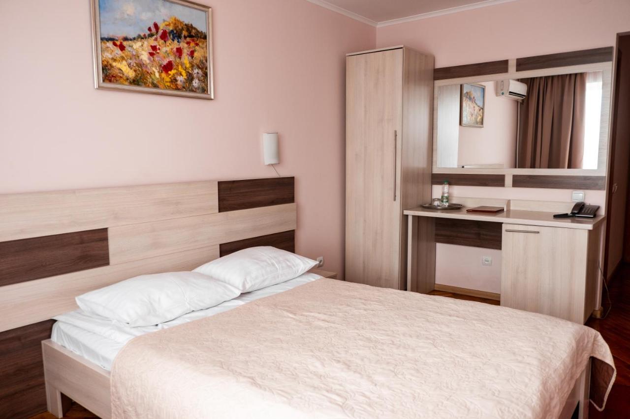 Hotel Halychyna Tarnopol Zewnętrze zdjęcie