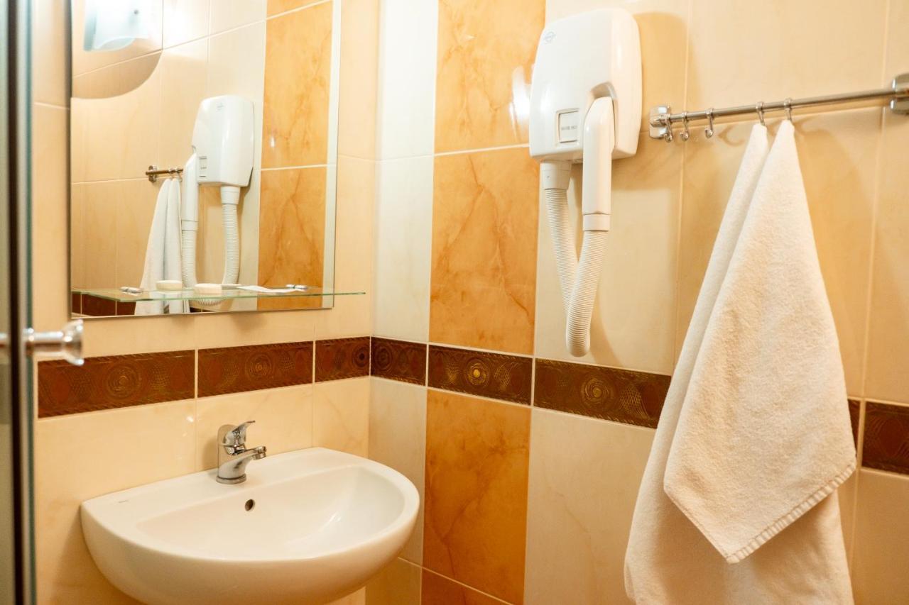 Hotel Halychyna Tarnopol Zewnętrze zdjęcie