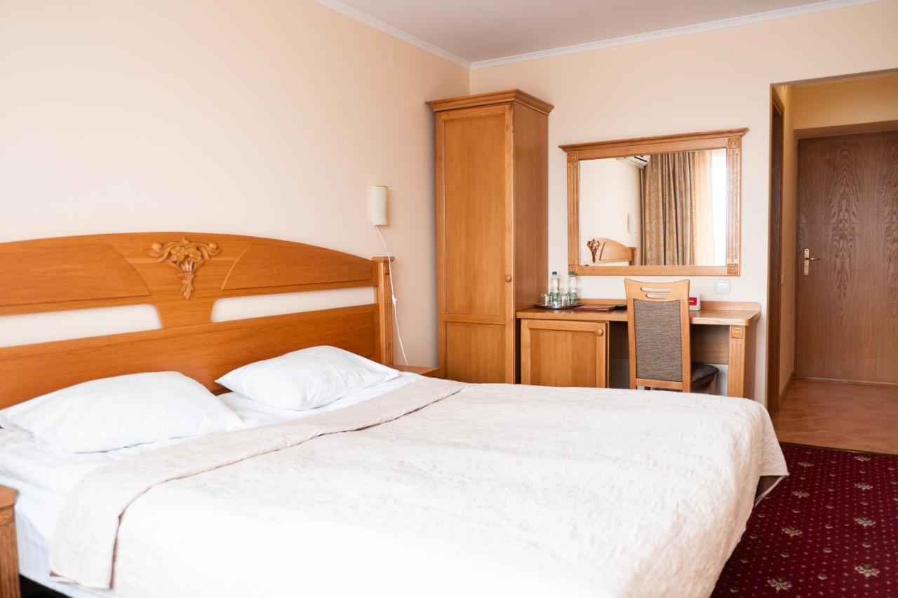 Hotel Halychyna Tarnopol Zewnętrze zdjęcie