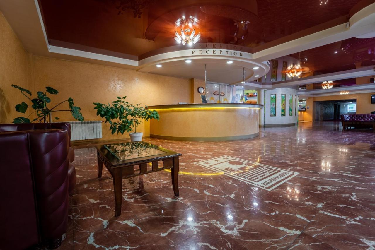 Hotel Halychyna Tarnopol Zewnętrze zdjęcie